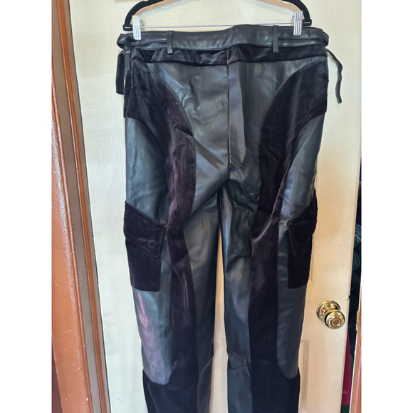 Women's AKIRA Black Faux Leather Velvet Panel Pants Size XL - Picture 4 of 5